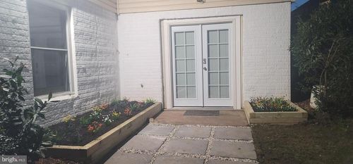 5076 Highbourne Ln, CENTREVILLE, VA, 20120-6406 | Card Image