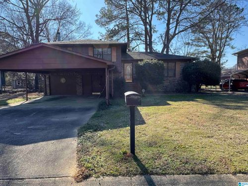 135 Merrimont Dr, HUEYTOWN, AL, 35023-2541 | Card Image