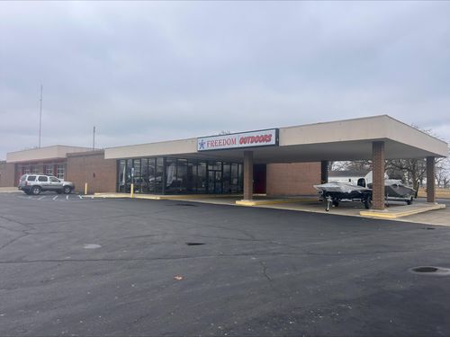 1109 N Main St, Celina, OH, 45822-1076 | Card Image