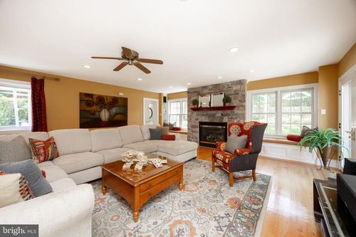 228 Dean St, WEST CHESTER, PA, 19382-3319 | Card Image