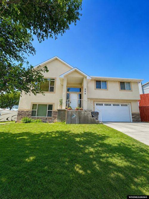 495 Hillcrest Way, Green River, WY, 82935-4008 | Card Image