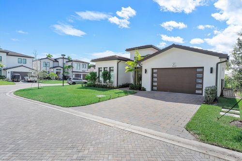 3502 Ashwood Cir N, Fort Lauderdale, FL, 33312-6242 | Card Image