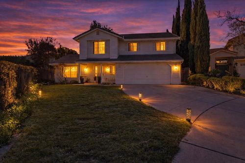 1911 Glarner St, Hollister, CA, 95023-5215 | Card Image