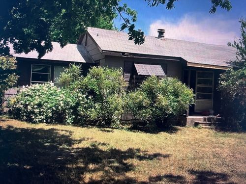 507 Hodge St, Bowie, TX, 76230-3705 | Card Image