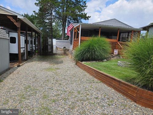 Block 20 Lot 16 Old Faceful St, FALLING WATERS, WV, 25419 | Card Image