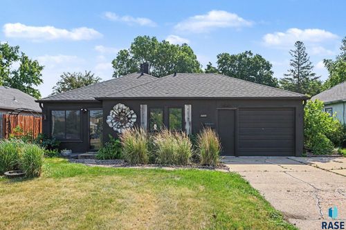804 S Kiwanis Ave Avenue, Sioux Falls, SD, 57104 | Card Image