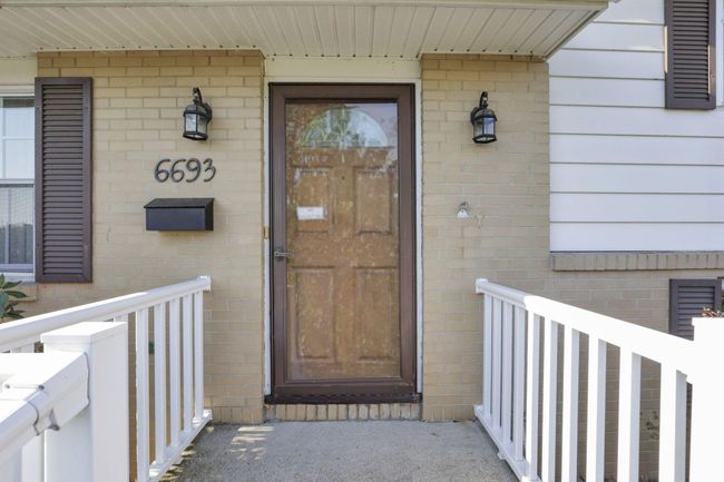 6693 Red Coach Ln, House other with 3 bedrooms, 2 bathrooms and null parking in Reynoldsburg OH | Image 5