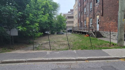 246 Gilmour St, Ottawa, ON, K2P0P6 | Card Image