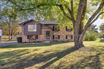 111 Connie Dr, House other with 4 bedrooms, 2 bathrooms and 6 parking in Hendersonville TN | Image 1