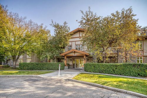 3213 Lake Fraser Crt Se, Calgary, AB, T2J7H4 | Card Image