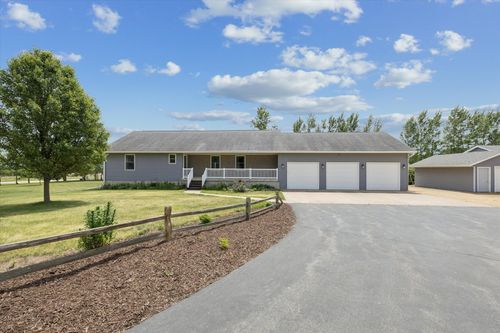 2849 262nd St, De Witt, IA, 52742-9429 | Card Image