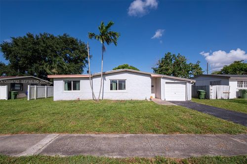 220 Sw 65th Ave, Pembroke Pines, FL, 33023-1247 | Card Image