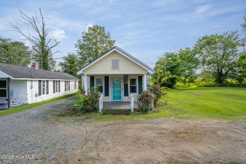306 W Main St, Pine Level, NC, 27568-9216 | Card Image