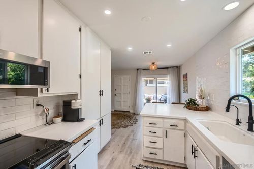8039 Calle Fanita, Santee, CA, 92071-3935 | Card Image