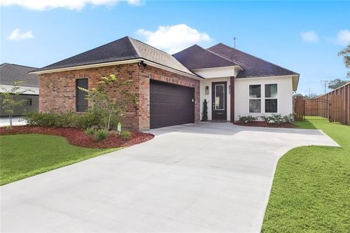 10602 Deric Ave, Denham Springs, LA, 70726-6380 | Card Image