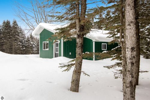 9775 Creighton Rd Sw, Fife Lake, MI, 49633-9417 | Card Image