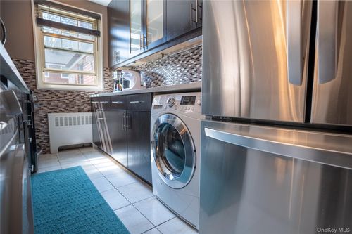 1-68-58-29 251st St, Little Neck, NY, 11362-2103 | Card Image