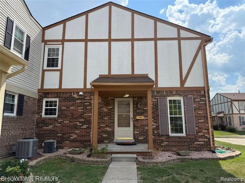 36511 Park Place Dr, Sterling Heights, MI, 48310-4222 | Card Image