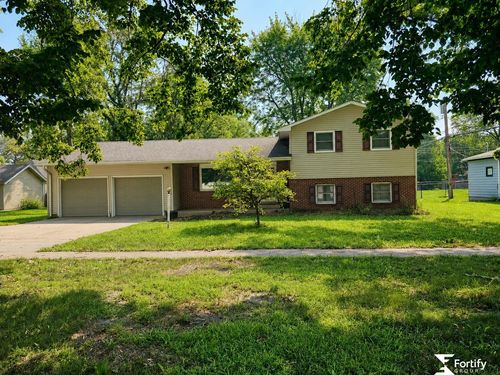 129 N 11th St, Geneva, NE, 68361-2004 | Card Image