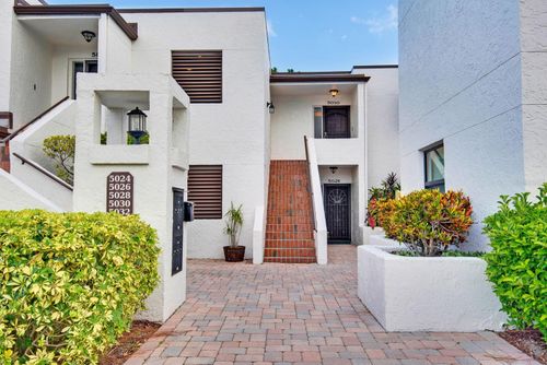 22-5030 Marsh Field Rd, SARASOTA, FL, 34235-5621 | Card Image