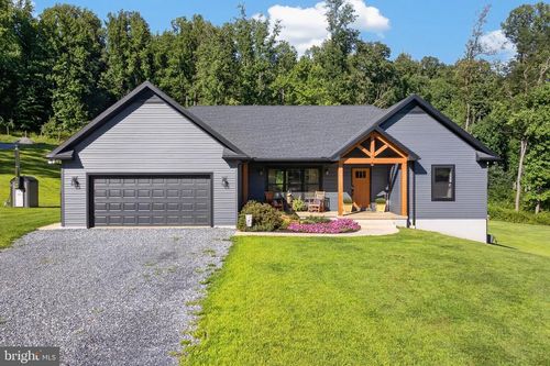 1455 Laurel Dr, NEWMANSTOWN, PA, 17073 | Card Image
