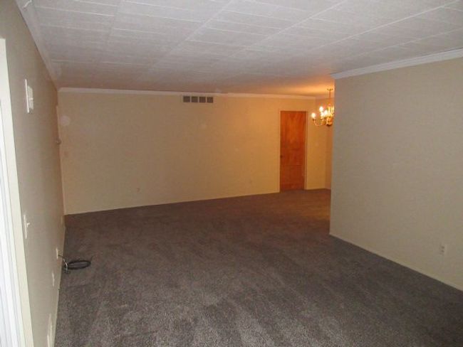 18447 University Park Dr, Condo with 2 bedrooms, 1 bathrooms and null parking in Livonia MI | Image 8