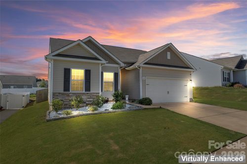 3112 Wynn Way, Charlotte, NC, 28215-8645 | Card Image