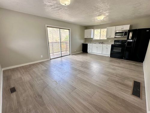 746 Royal St, Helper, UT, 84526-1400 | Card Image