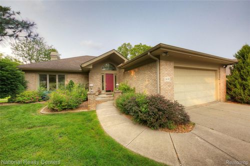 2692 Mulligan Dr, Jackson, MI, 49203-5560 | Card Image