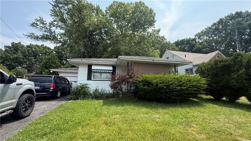 3011 Shirley Rd, Youngstown, OH, 44502-2921 | Card Image