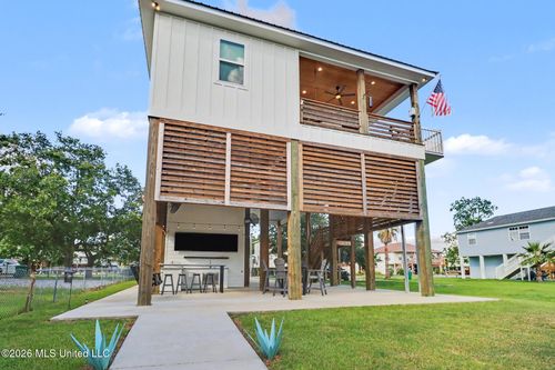 4059 Robin St, Bay Saint Louis, MS, 39520-7572 | Card Image