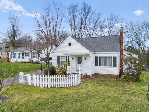 1515 Manor Ave Nw, Canton, OH, 44708-2760 | Card Image