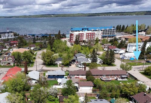 5001 51 Street, Sylvan Lake, AB, T4S1E1 | Card Image