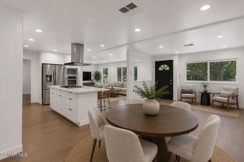 76 Little John Ln, Westlake Village, CA, 91361-4806 | Card Image