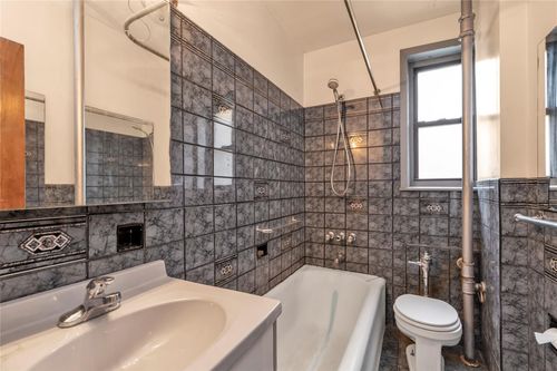 apt-2h-83 Talbot St, Kew Gardens, NY, 11415-3567 | Card Image