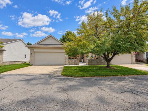 41205 Chancellor Ct, Clinton Township, MI, 48038-5851 | Card Image