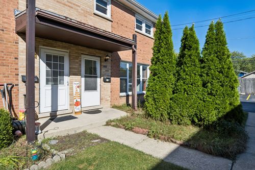 apt-d-221 Linn Ct, North Aurora, IL, 60542-3333 | Card Image