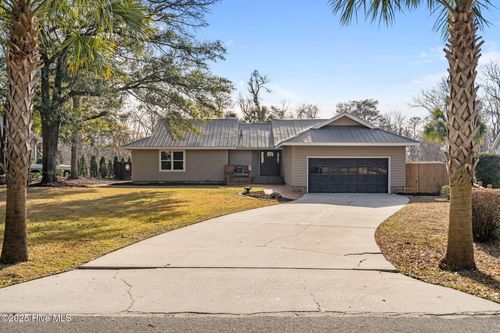 165 Gooseneck Rd W, Rocky Point, NC, 28457-9588 | Card Image