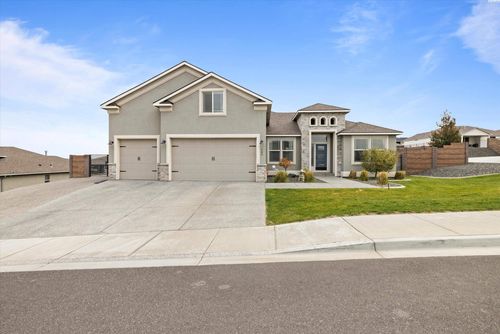 689 Titan Ave, West Richland, WA, 99353 | Card Image