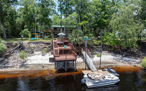 1351 Se Suwannee Trl, Branford, FL, 32008-8520 | Card Image