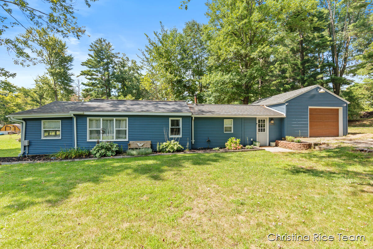 Main St, Pierson, MI 49339