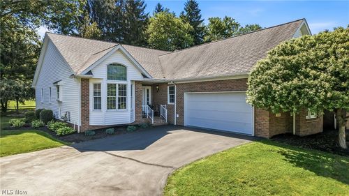 220 Blue Winged Dr Se, Warren, OH, 44484-2466 | Card Image