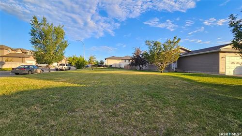 254 Wellington Dr, Moose Jaw, SK, S6K0A1 | Card Image
