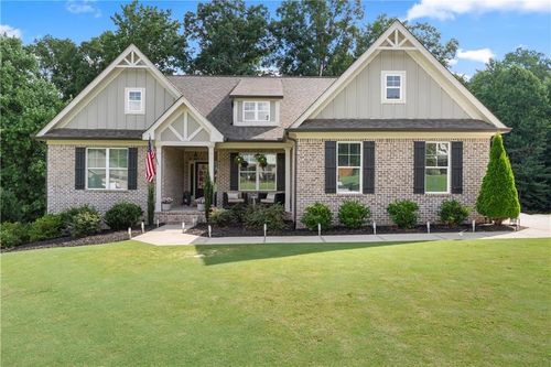 41 Saint Ives Cir, Winder, GA, 30680-7406 | Card Image