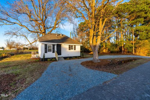 51 W Carroll St, Turkey, NC, 28393-9184 | Card Image