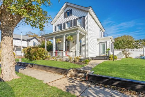 312 5th Ave, Greenport, NY, 11944-1508 | Card Image