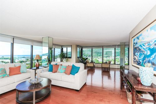 8b-250 Kawaihae St, Honolulu, HI, 96825-1900 | Card Image