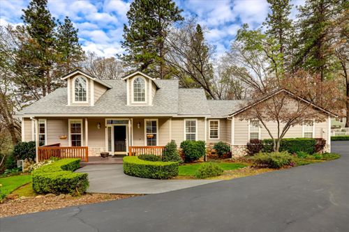 13727 Alpha Ct, Grass Valley, CA, 95949-9142 | Card Image