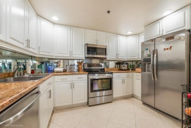 APT-305 - 1400 Salzedo St, Condo with 4 bedrooms, 4 bathrooms and null parking in Coral Gables FL | Image 5