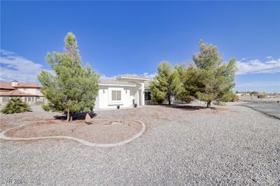 3851 Tumbleweed Avenue, House other with 3 bedrooms, 2 bathrooms and null parking in Pahrump NV | Image 3